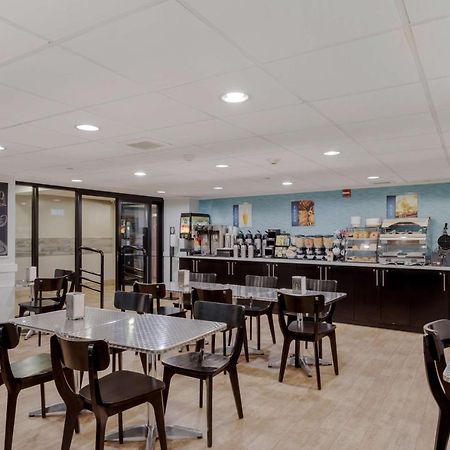 Best Western Plus Brooklyn Bay Hotel Ню Йорк Екстериор снимка