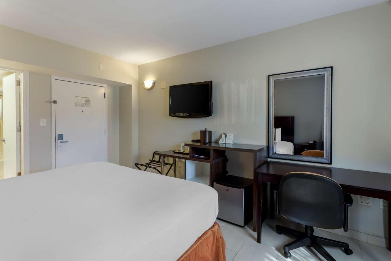 Best Western Plus Brooklyn Bay Hotel Ню Йорк Екстериор снимка