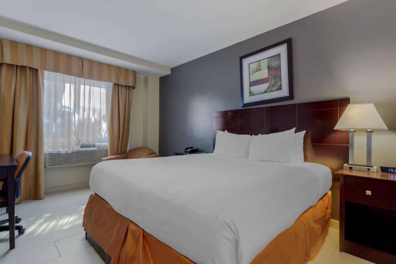 Best Western Plus Brooklyn Bay Hotel Ню Йорк Екстериор снимка