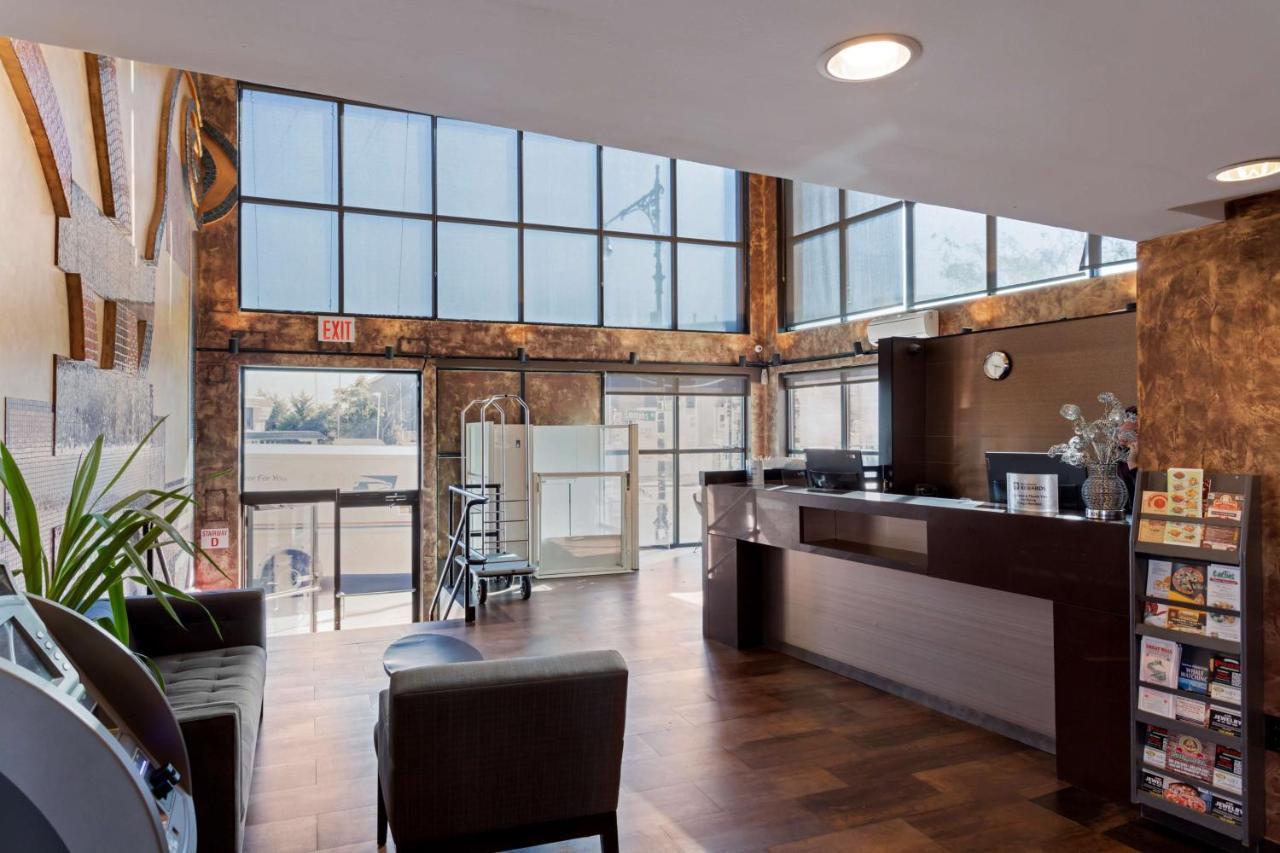 Best Western Plus Brooklyn Bay Hotel Ню Йорк Екстериор снимка
