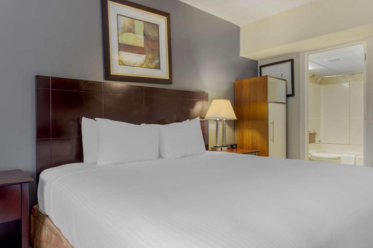 Best Western Plus Brooklyn Bay Hotel Ню Йорк Екстериор снимка
