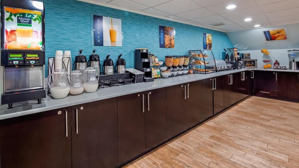 Best Western Plus Brooklyn Bay Hotel Ню Йорк Екстериор снимка